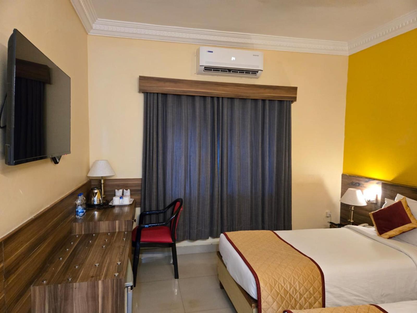 Hotel Badami Court מראה חיצוני תמונה