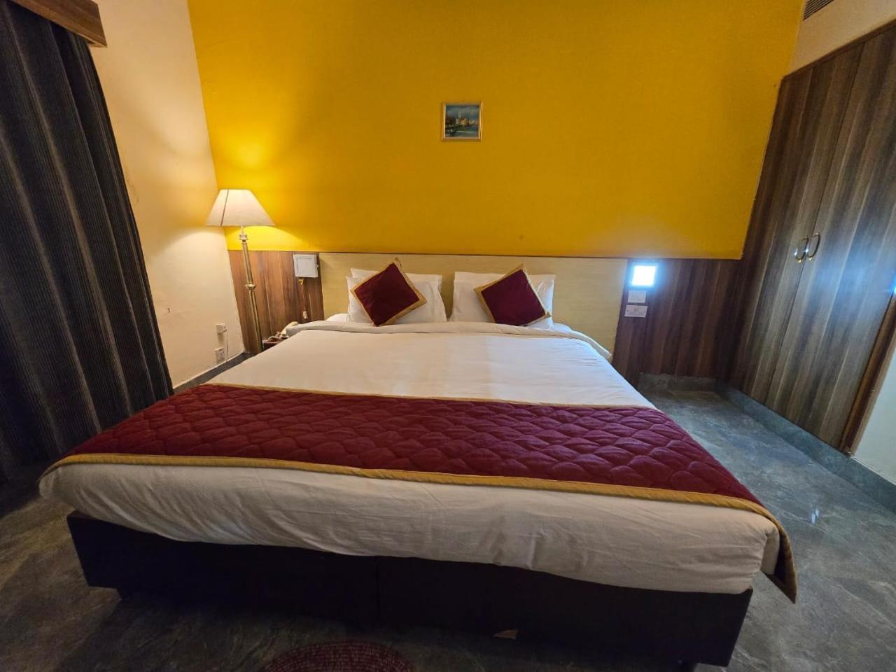 Hotel Badami Court מראה חיצוני תמונה