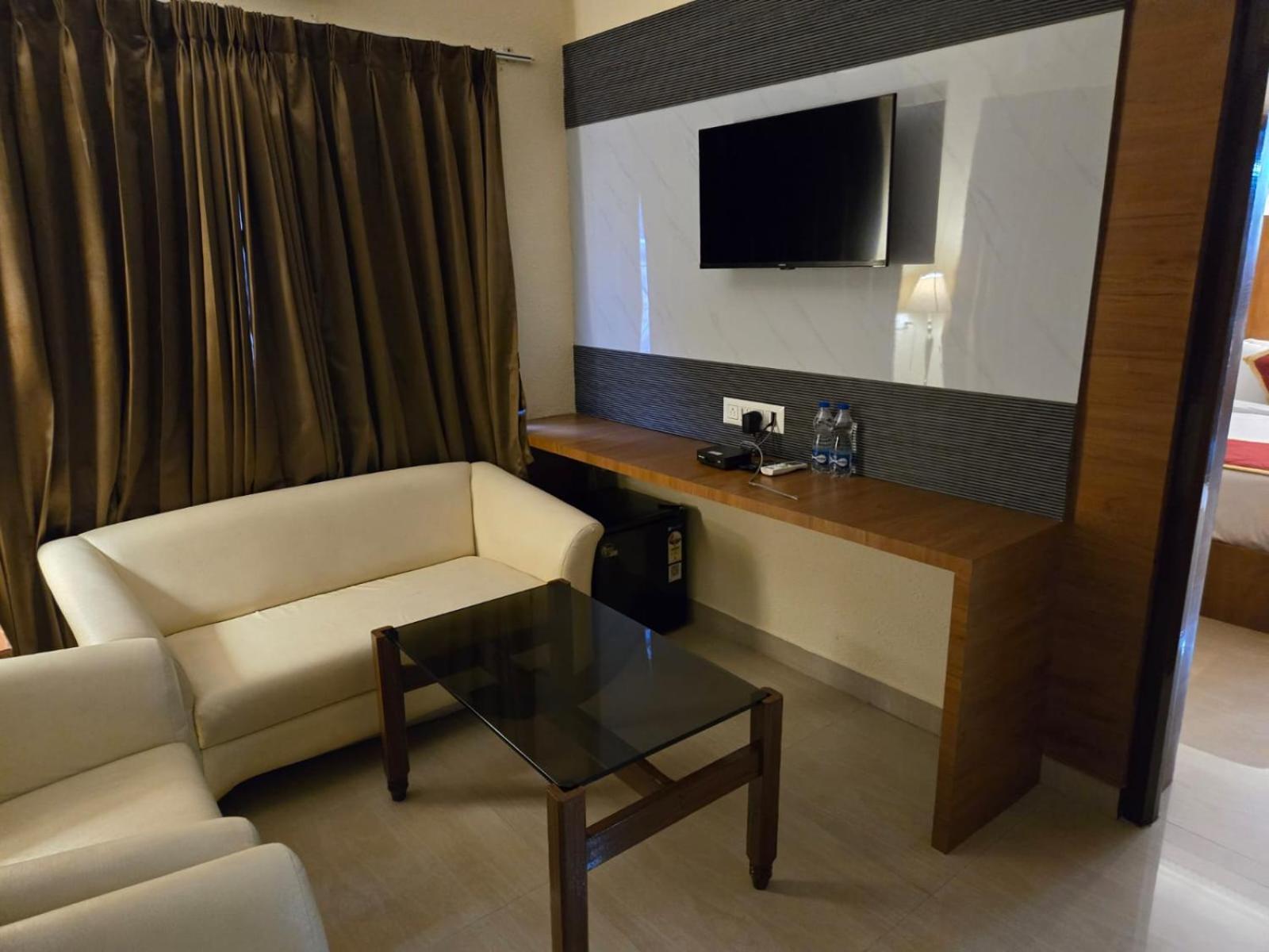 Hotel Badami Court מראה חיצוני תמונה