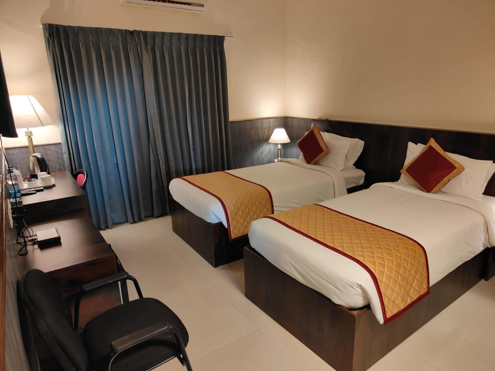 Hotel Badami Court מראה חיצוני תמונה