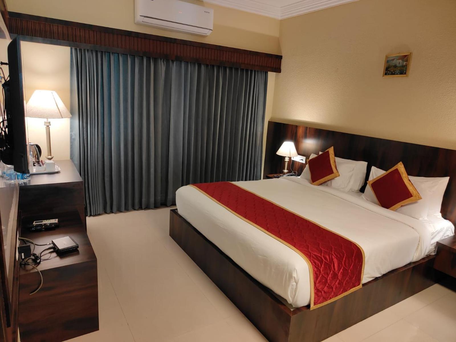Hotel Badami Court מראה חיצוני תמונה