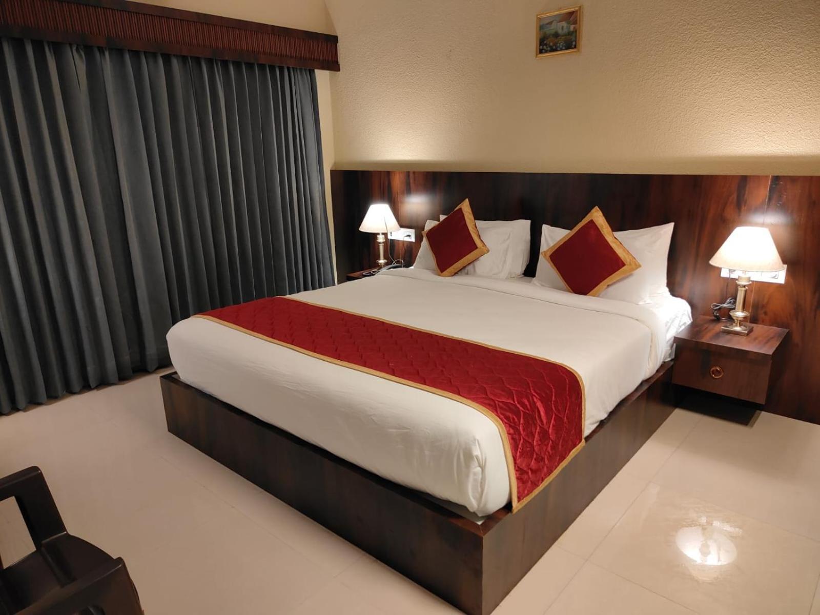 Hotel Badami Court מראה חיצוני תמונה